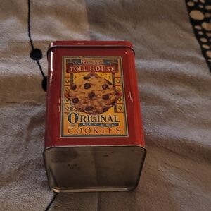Vintage Nestle Toll House Cookie Tin